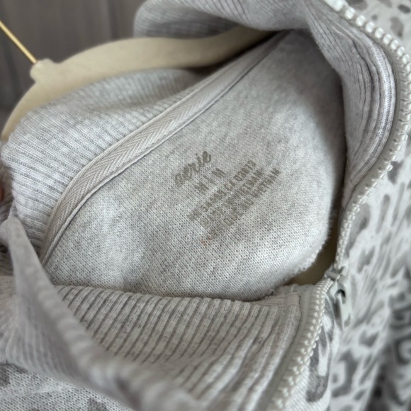 Aerie Cozy Half Zip Sweatshirt gray Leopard Print Size M - Picture 7 of 10